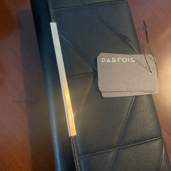 Parfois | Black Wallet - Picture 1 of 3